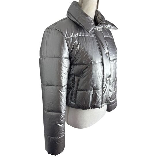 Bar III Puffer Silver Metallic Cropped Snap Zip Up Jacket - Picture 4 of 9